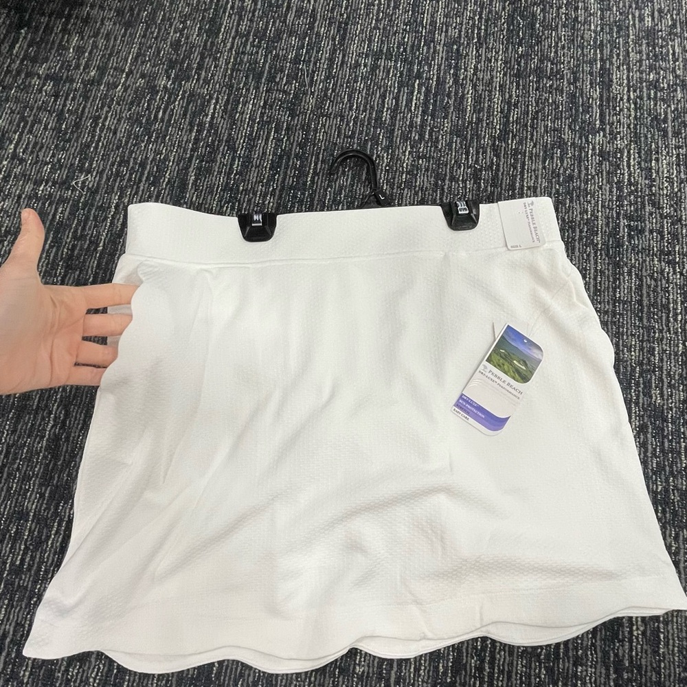 Scalloped hem skort
